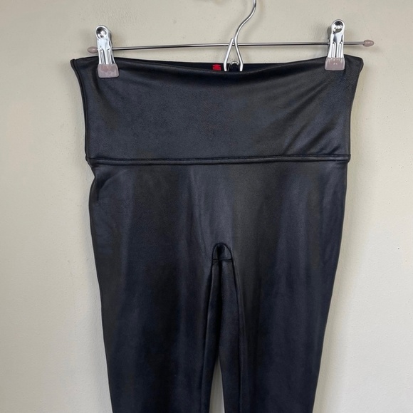 SPANXshape Faux Leather legging - Picture 5 of 10